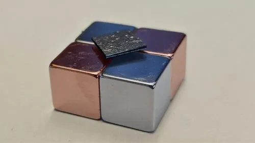 外部電源を必要としない画期的な浮遊グラフェンの開発に成功