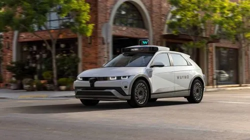 Waymoの自動運転タクシー、人間ドライバーと比べ92％も低い事故率を実証