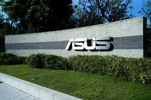 ASUSが「DRAM製造参入」の噂を公式に否定：なぜ突飛な噂が広がったのか？2026年メモリ危機と業界の真実