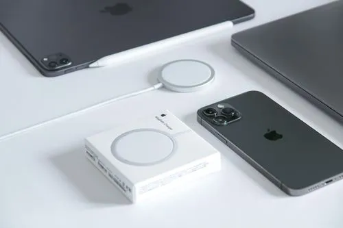AppleのMagSafeワイヤレス充電器、中国での新しい無線周波数規則により販売禁止の危機