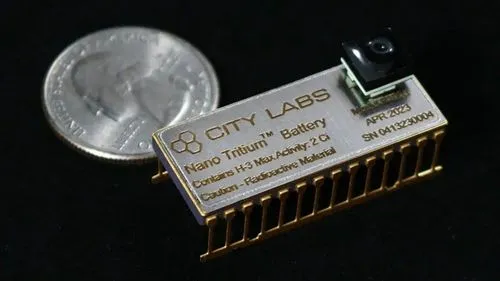 衛星BOHRを動かすのは原子炉でなくトリチウム電池。米中核電池競争の号砲となるのか