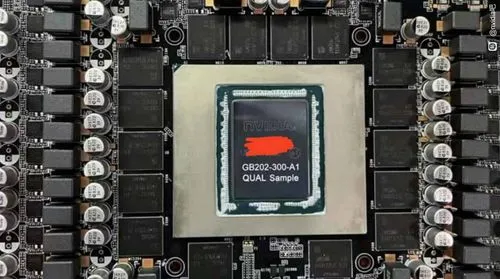 NVIDIA RTX 5090の基盤画像が流出：GDDR7メモリの搭載など、次世代フラグシップGPUの詳細が明らかに