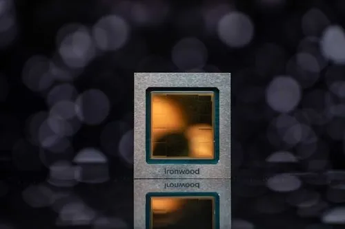 Google、推論特化型TPU「Ironwood」発表：世界最速スパコンの24倍の演算能力を実現