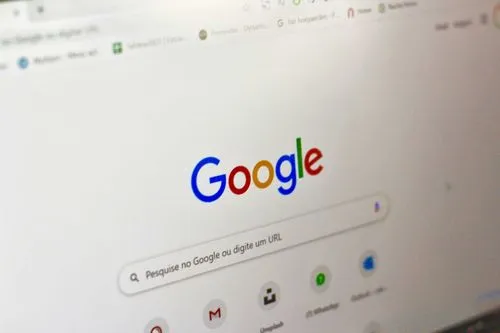 Googleが同社初の配当金支払を発表した事を受けて株価が急騰