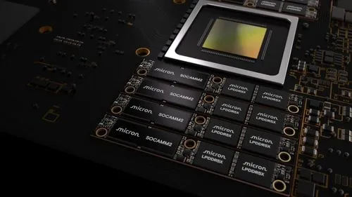 AIデータセンターの電力・容量の限界を突破する：Micronが世界初の256GB SOCAMM2を出荷