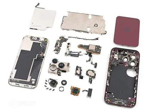 iPhone 18 Pro分解で見えた6枚の絞り羽根、冷却の進化と修理の難所