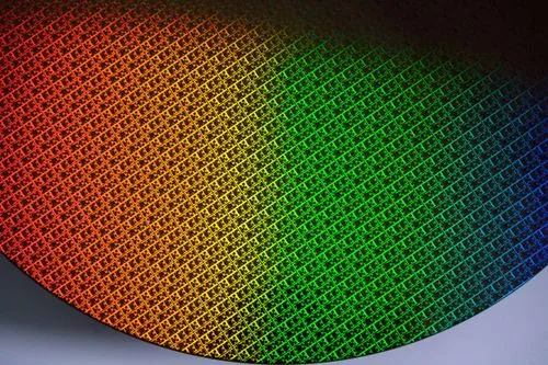 Intelは自社14Aの成否を2026年に賭けつつ、なぜライバルTSMCに「永遠に」依存するのか？