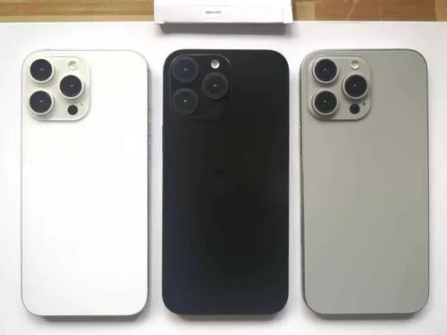 iPhone 16 Pro Maxのダミーユニットが流出か、漆黒のブラックカラーが目を惹くカラーバリエーションが明らかに