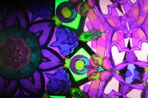 量子コンピュータは万華鏡に例えると分かりやすい – なぜ一風変わった比喩が科学技術の説明に役立つのか？