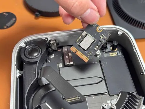 新型Mac mini、モジュラー式SSDと革新的な冷却設計を採用