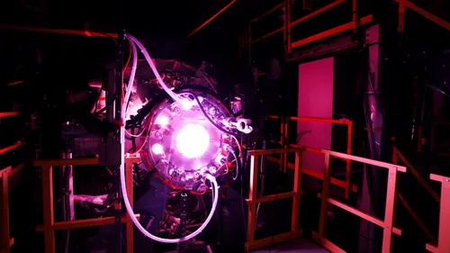 核融合スタートアップHelion EnergyのPolarisが民間初のD-T反応と1.5億度を達成、商用化へのカウントダウンが始まる