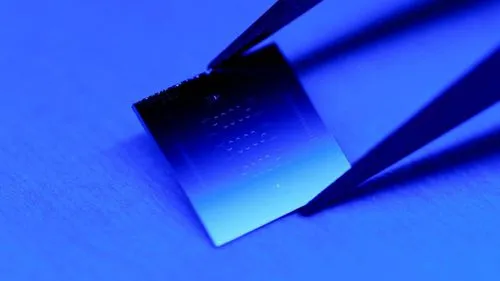 プリンストン大、「1ミリ秒の壁」を破る超伝導量子ビットの開発に成功：Googleチップへの採用で1,000倍の性能向上期待も