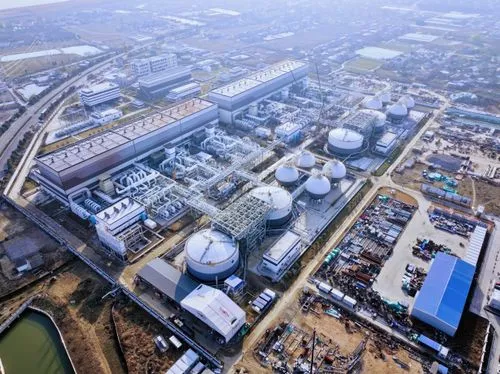 中国で世界最大の「空気バッテリー」が完全稼働。600MW級・圧縮空気エネルギー貯蔵（CAES）施設が示す再エネの未来