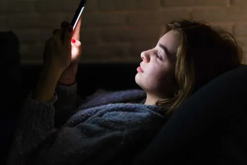 16歳未満の子どもたちのソーシャルメディア利用を禁止する世界初の法律がオーストラリアで成立 – だがその運用方法は依然として不明