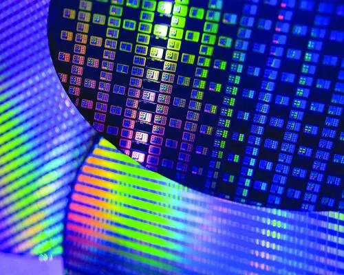 富士フイルム、半導体材料増産へ1000億円投資−EUVフォトレジスト供給体制を強化