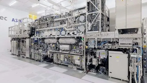 中国の台湾侵攻に備え、TSMCの半導体製造装置には遠隔操作で無効化できるスイッチが組み込まれている