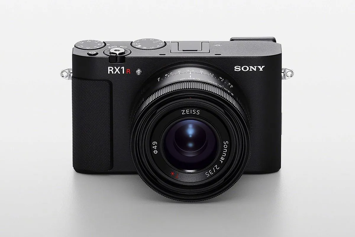 ソニー、10年の沈黙を破る。61MPフルサイズ搭載「RX1R III」発表の衝撃と、その真の狙い
