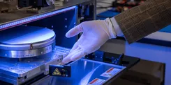 スタンフォード、MITら、商業ファウンドリ初のモノリシック3Dチップ製造に成功：「ムーアの法則」の限界を突破しAIハードウェアの革命的未来に向けた歴史的マイルストーン