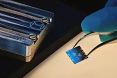 量子エラー率を1万分の1へ激減：Alice &amp; Bob「エレベータコード」と猫量子ビットの革新