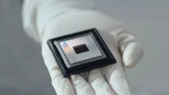Google、AIのように「学習する」量子コンピュータを実証。世界初の「生成的量子優位性」が拓く新時代とは
