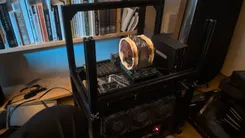 YouTuberのPewDiePieが自宅の改造GPUクラスタで独自のAIを訓練。コーディングテストでGPT-4oを凌駕するAIを開発した全舞台裏