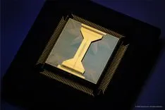 量子コンピュータの新たな可能性：コロラド大学が開発した「量子ゲーム」で95%超の成功率を達成