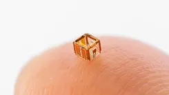 水中を舞う1mmのマイクロロボット「Smartlet」誕生：光で会話し、自律的に協調するSFの世界が現実に