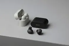SONY WF-1000XM6 ホワイト新品未使用ワイヤレスイヤホン 最新モデル Amazon.co.jp: ソニー(SONY) WF-1000XM6 シルバー ワイヤレスイヤホン