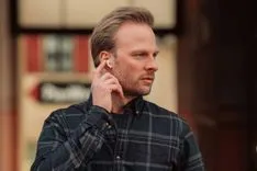 Apple、iOS 19でAirPodsにリアルタイム翻訳機能を追加へ ―― 対面会話を即時通訳