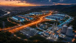 夜景の工業団地と送電線