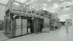 ASML、次世代半導体製造の鍵を握る「High-NA EUV」マシン製造現場を公開：半導体の未来を垣間見る