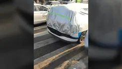 中国でロボットタクシーが人身事故：Baidu製車両が歩行者を巻き込みICUへ搬送、拡大路線の「Hello」に急ブレーキ