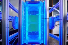 水素と鉄が拓く25年の「終わらない蓄電」：レアメタル依存から脱却する大容量フロー電池が登場