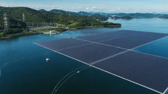 広大な水上太陽光発電所