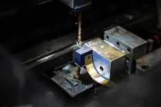 Noveon Magnetics、米国産レアアース磁石供給に向けて2億1500万ドル調達：「脱中国」サプライチェーンの全貌