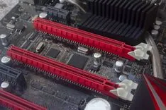 PCIe 7.0仕様が最終段階へ、レーン当たり16GB/sの超高速データ転送を実現