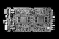 Tesla、独自AIチップ「AI5」設計完了とDojo3復活を宣言：Intelを巻き込む半導体戦略とNVIDIAへの宣戦布告
