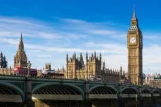 英国、行政サービスの未来像を提示：世界初、国家規模の「AIエージェント」が2027年始動へ