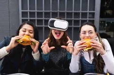 VRに味覚革命：口に直接化学物質を噴射する新デバイス「e-Taste」が登場