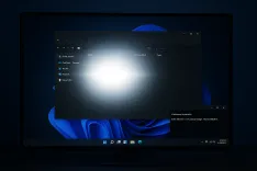 Windows 11の核心部で深刻な不具合：Explorerクラッシュと「白い閃光」問題とは