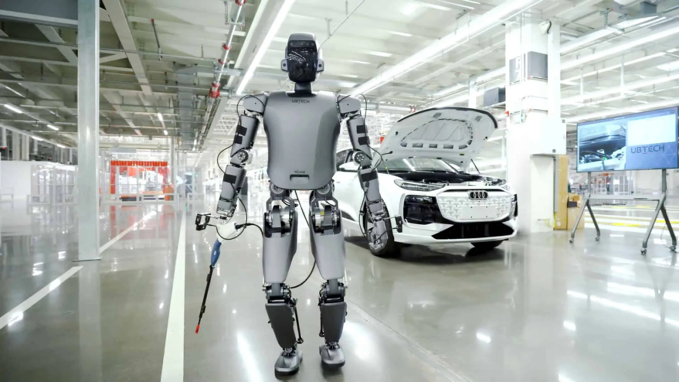 人間はなぜ自分たちに似せたロボットの開発を続けるのか？