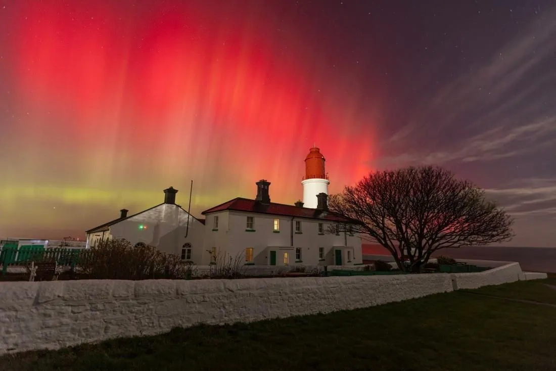太陽から近年稀に見るXクラスのフレアが放出：低緯度オーロラが観測されるが電子機器への影響の懸念も