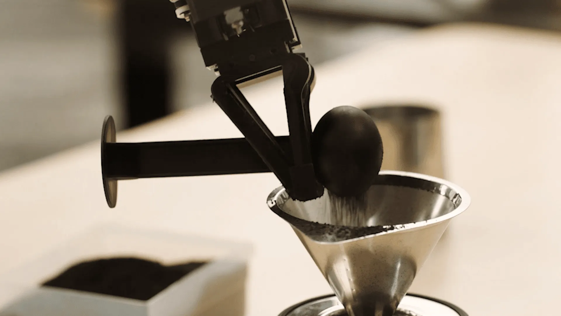 Metaの新AI「V-JEPA 2」が拓く未来：物理世界を理解し、ロボットをゼロショットで動かす「世界モデル」の正体